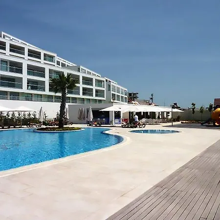 Horizon Sky Coconut 4 Apartment